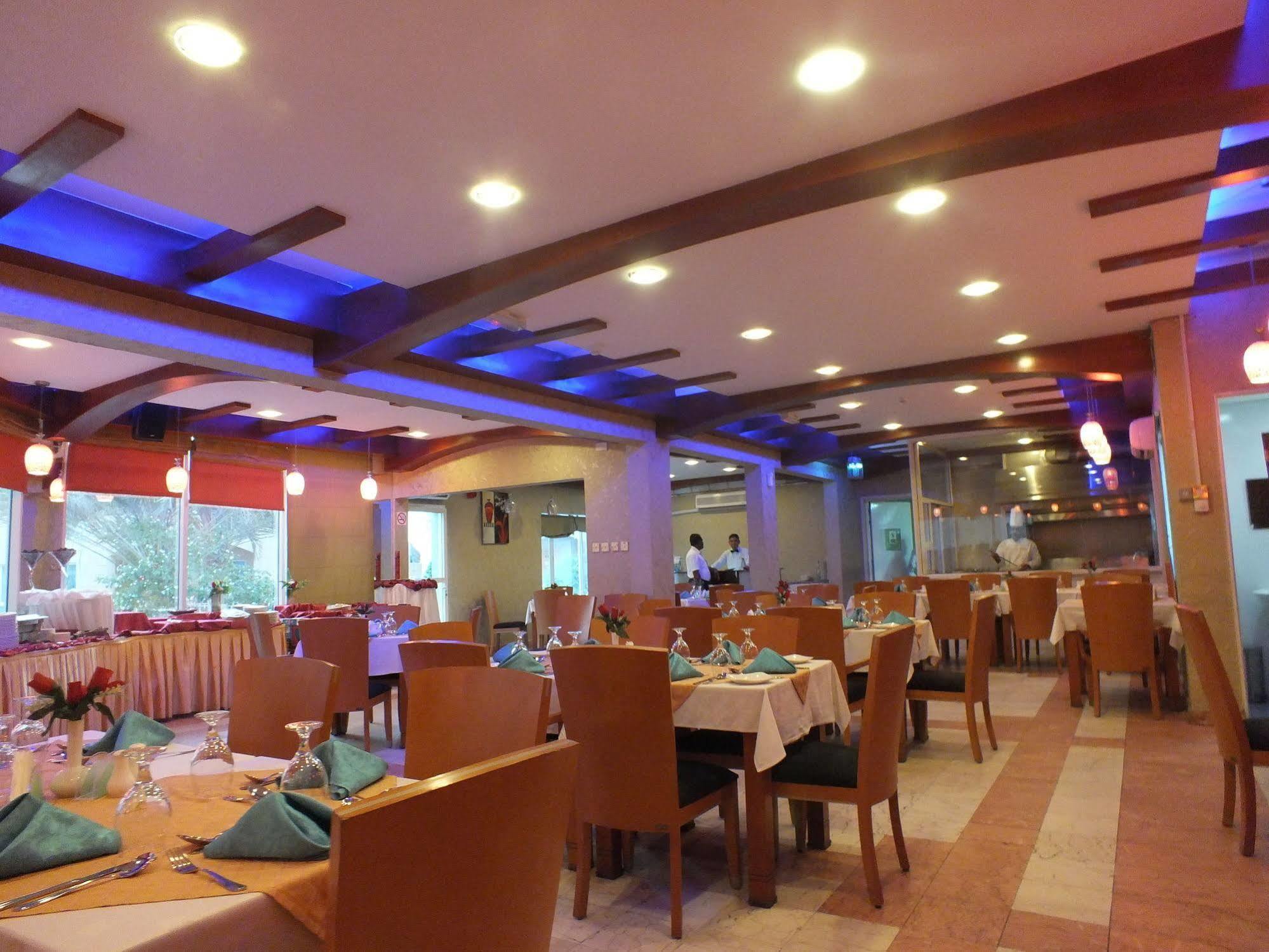 Verona Resorts Sharjah Buitenkant foto